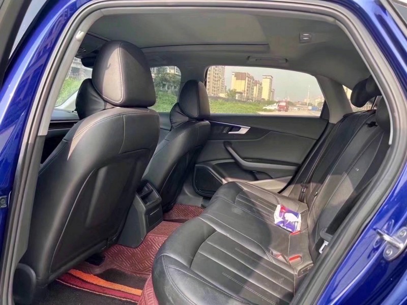 济宁19年奥迪A4L6