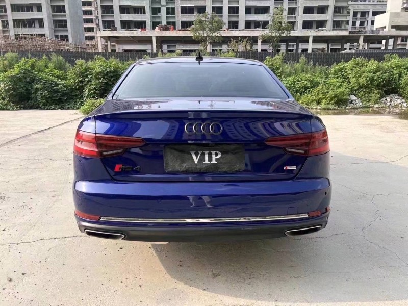 济宁19年奥迪A4L9