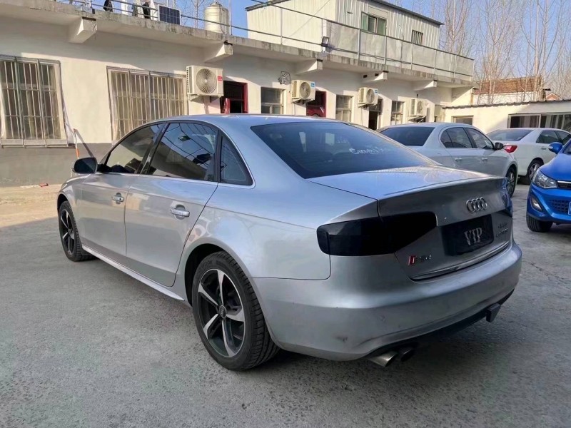 济宁14年奥迪A4L7