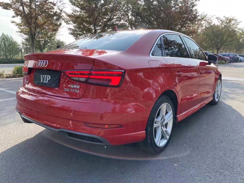 济宁18年奥迪A38