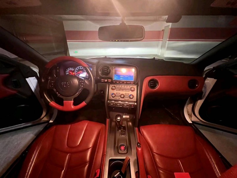 广州14年日产GT-R5