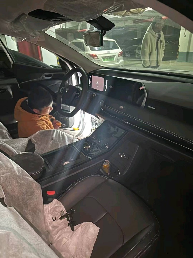 嘉興23年哪吒U7