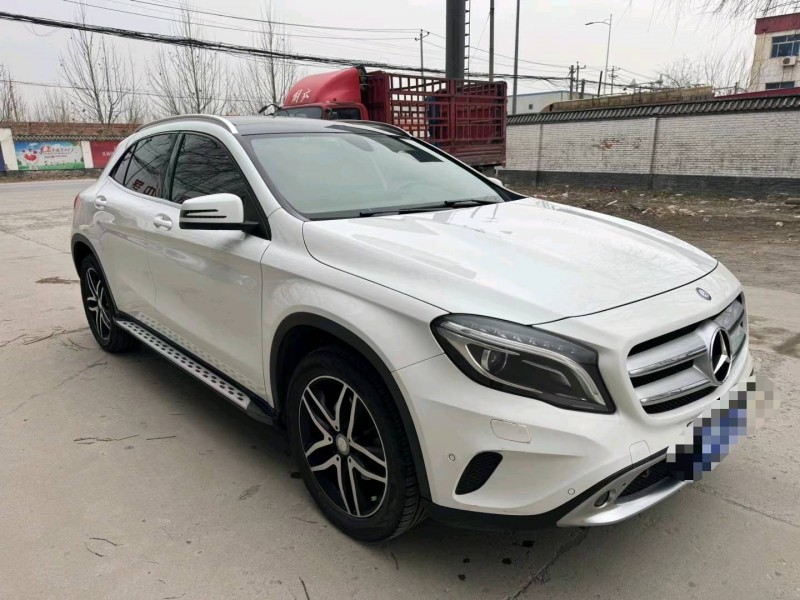 保定16年奔驰GLA3