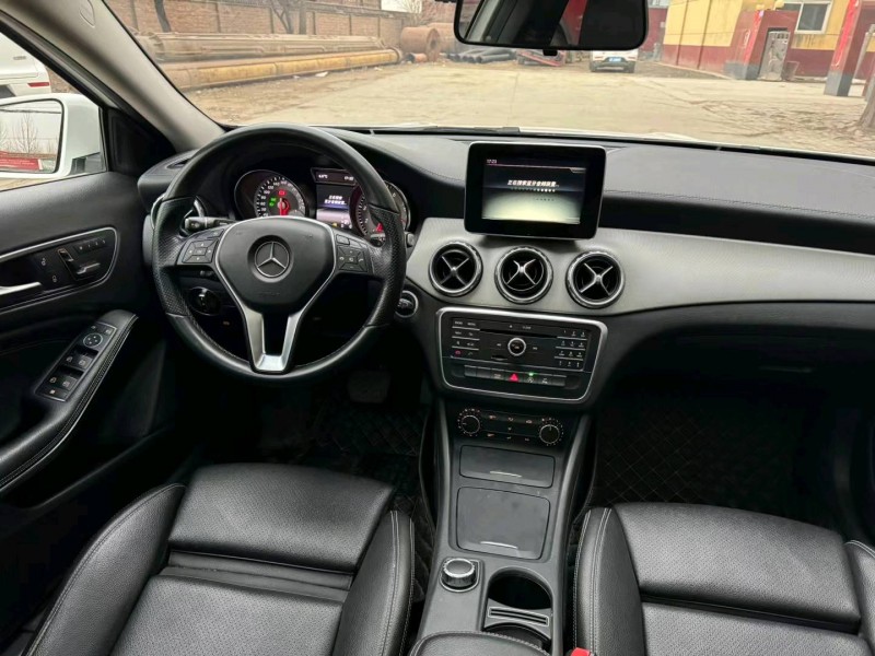 保定16年奔驰GLA6