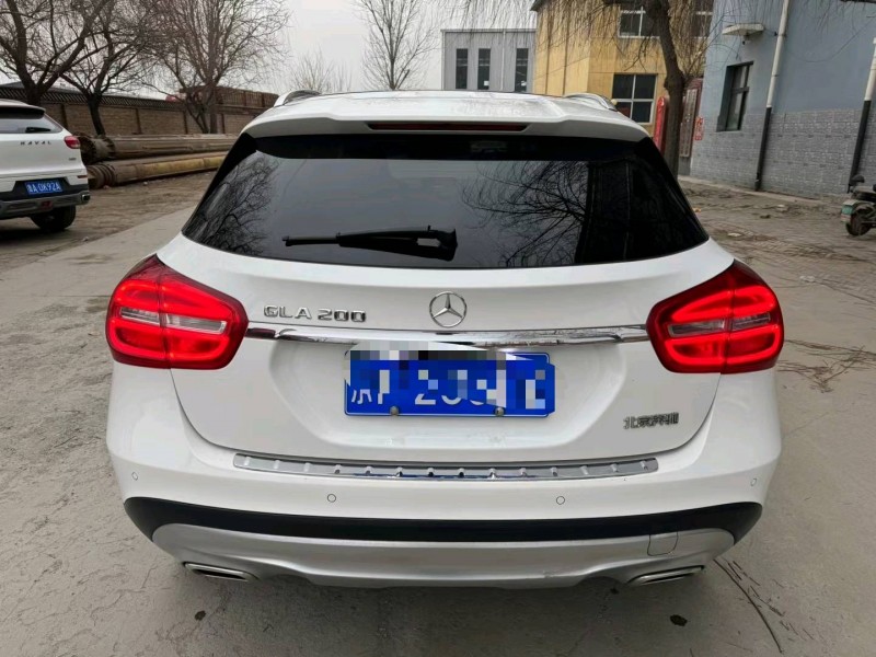 保定16年奔驰GLA9