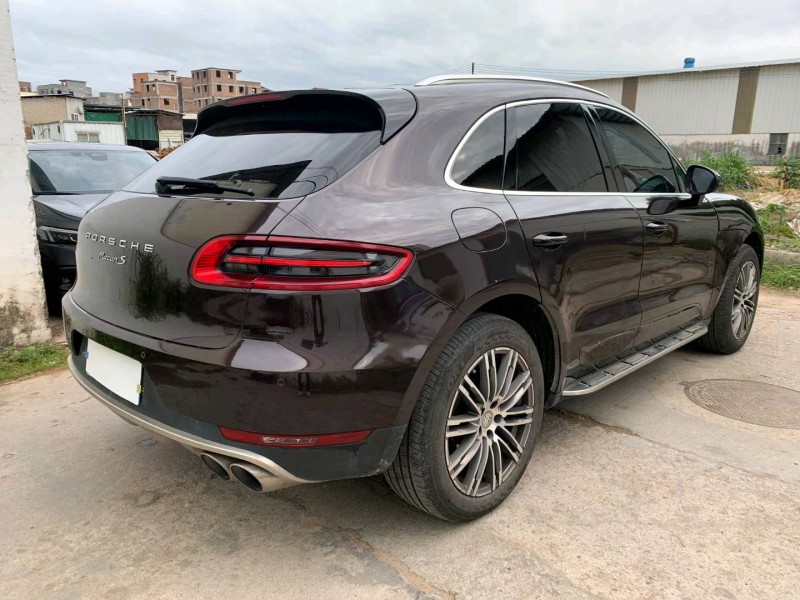 广州16年保时捷Macan7