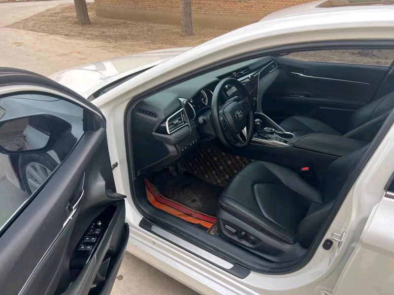 保定19年丰田凯美瑞4