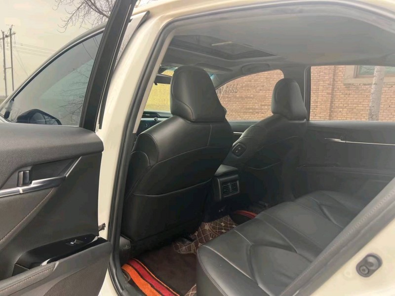 保定19年丰田凯美瑞5