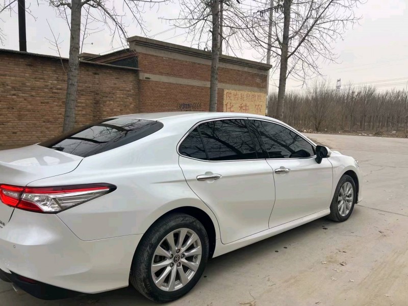 保定19年丰田凯美瑞8