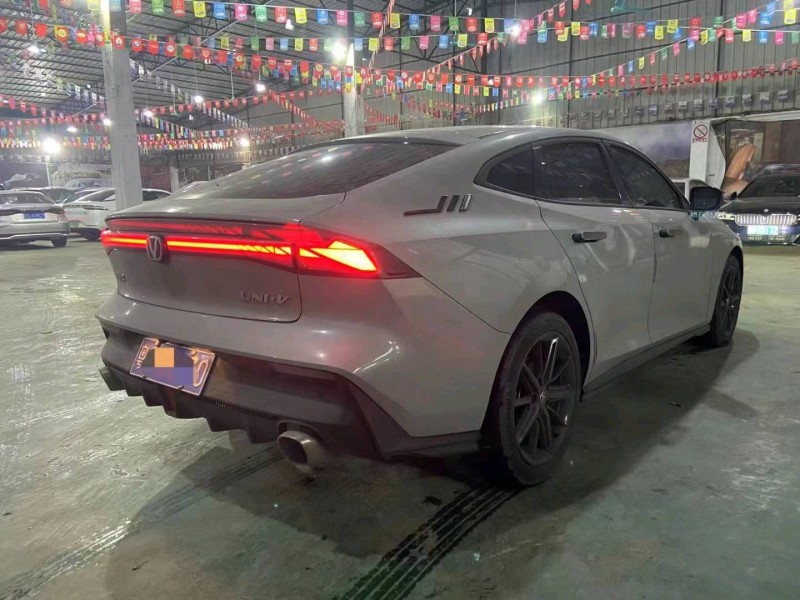 广州23年长安汽车UNI-V6