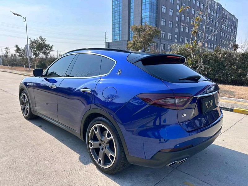 盐城20年玛莎拉蒂Levante8