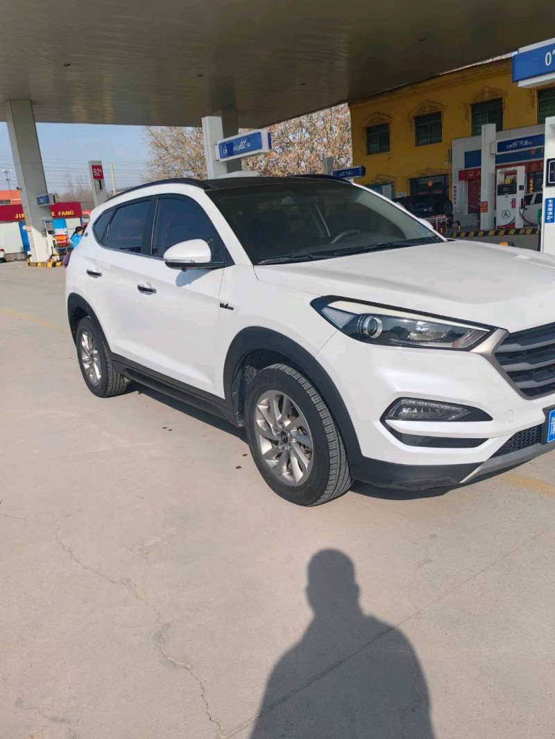 保定17年现代途胜2