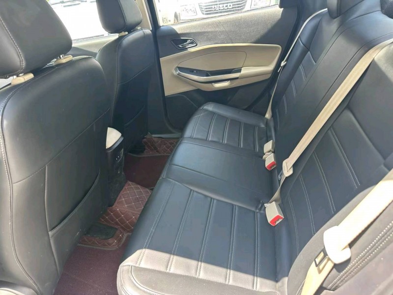 重庆18年福特福睿斯4