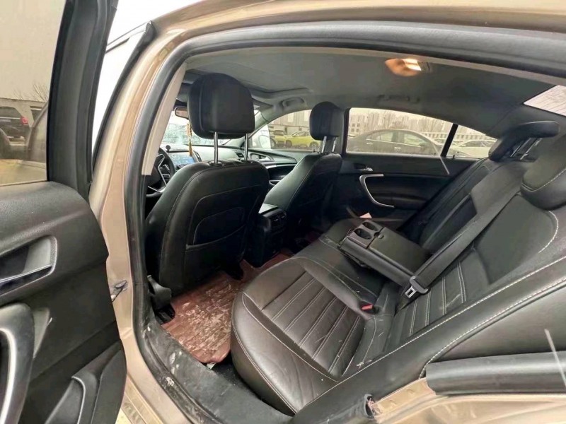 东营15年别克君威8