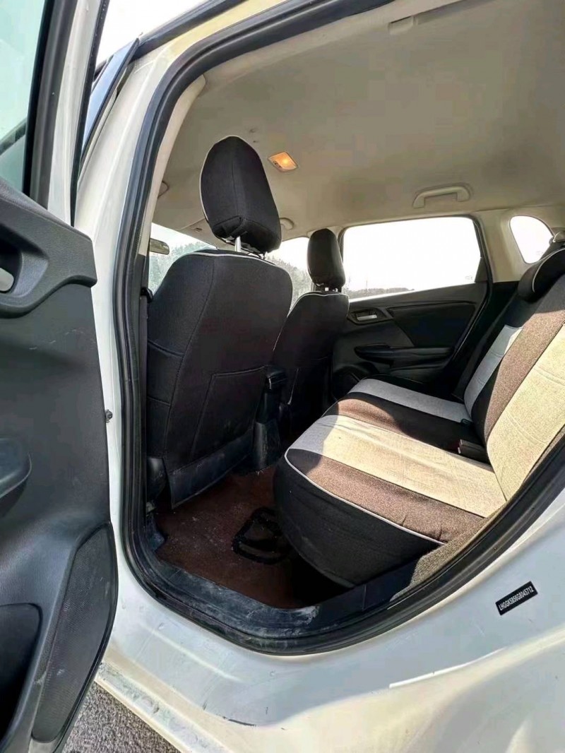 东营16年本田飞度4