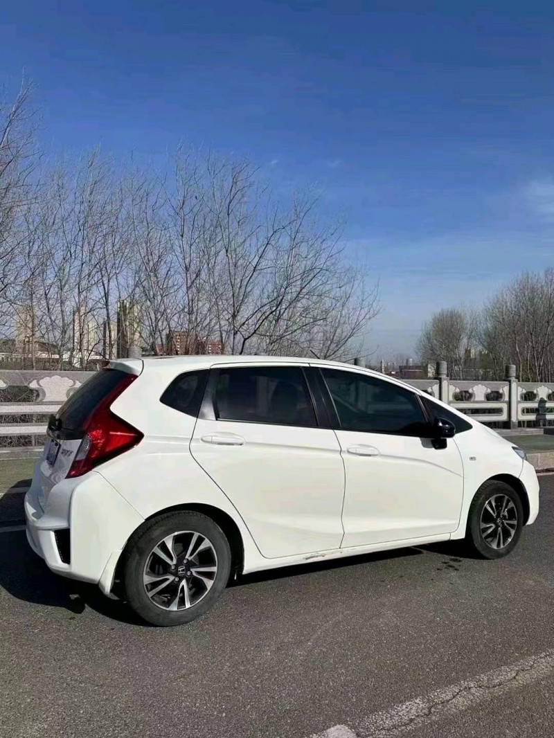 东营16年本田飞度9