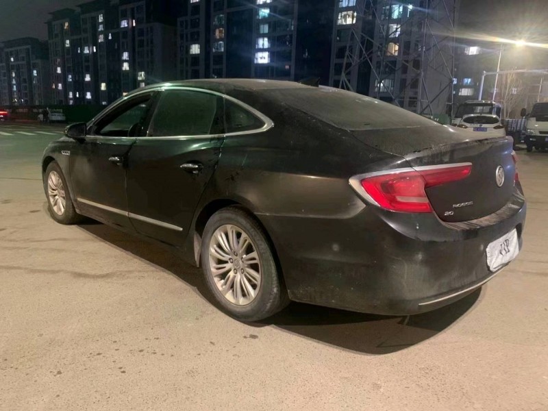 枣庄17年别克君越8