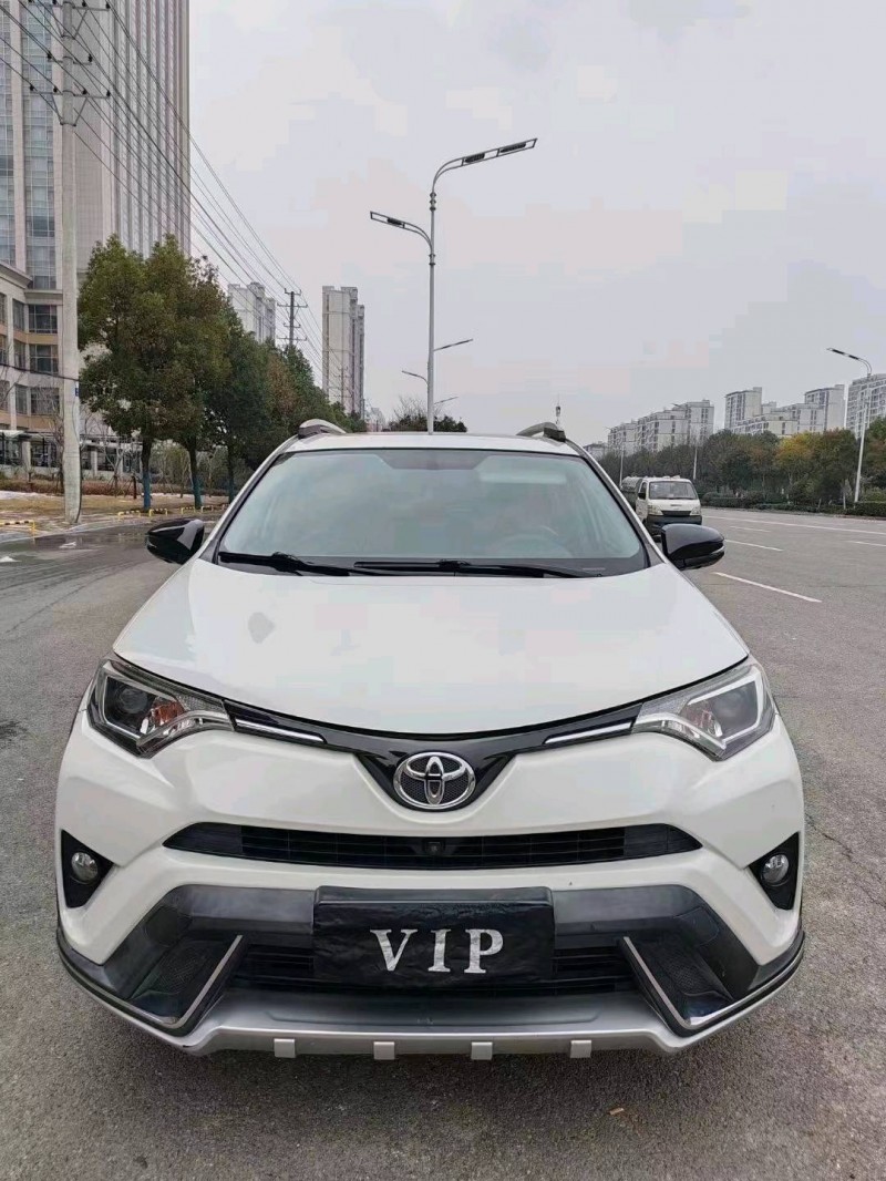 淮南18年豐田RAV41
