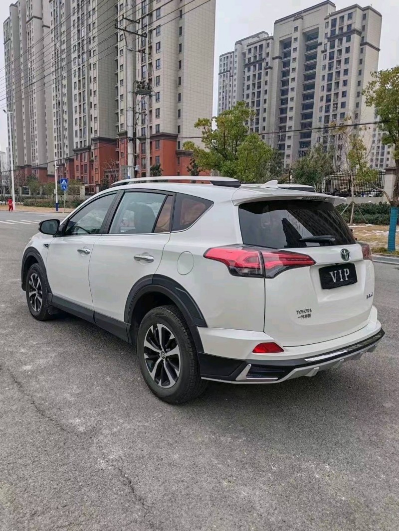 淮南18年豐田RAV44