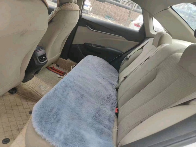 枣庄17年别克英朗5