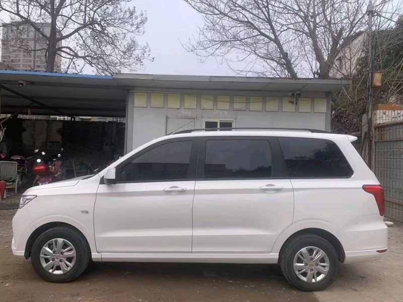 平頂山22年五菱汽車宏光8