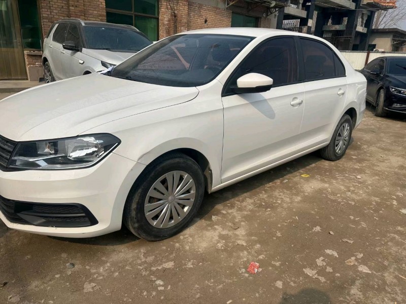 保定17年大众桑塔纳2