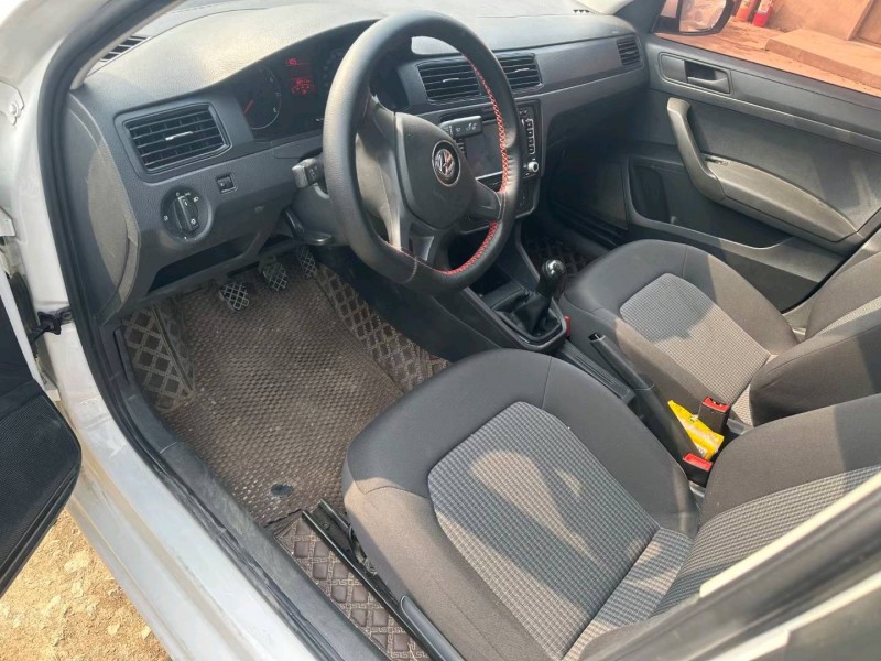 保定17年大众桑塔纳5