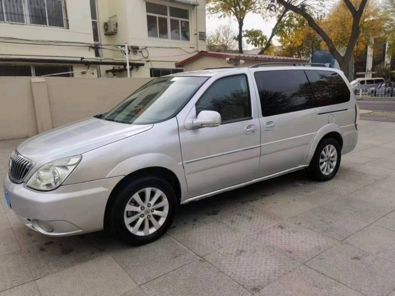 保定16年别克GL82