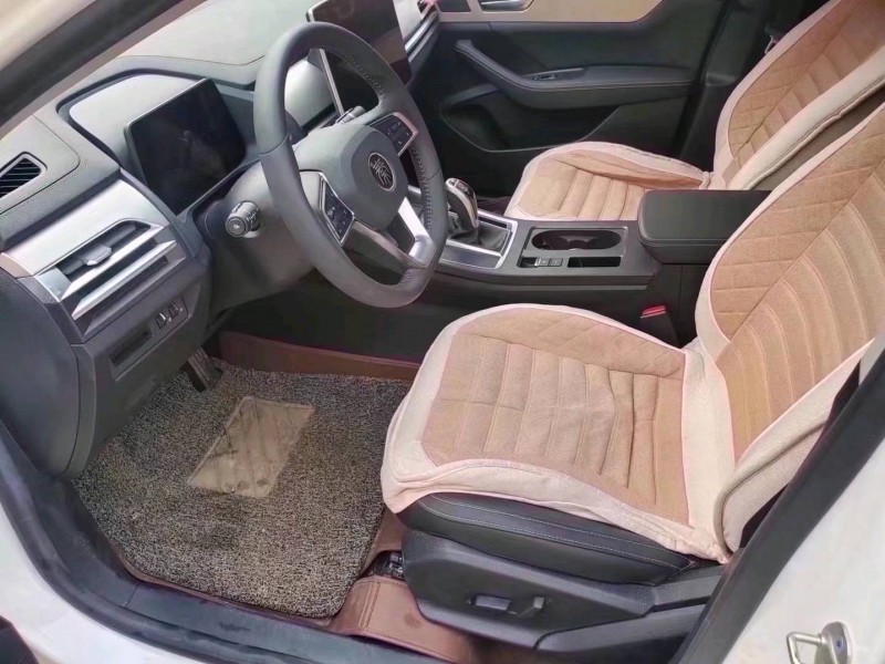 济宁19年比亚迪秦5