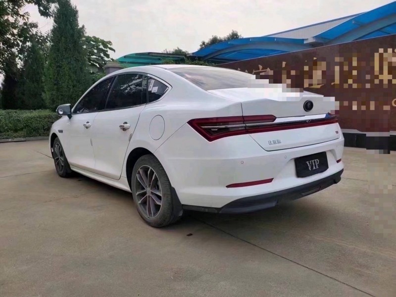 济宁19年比亚迪秦8