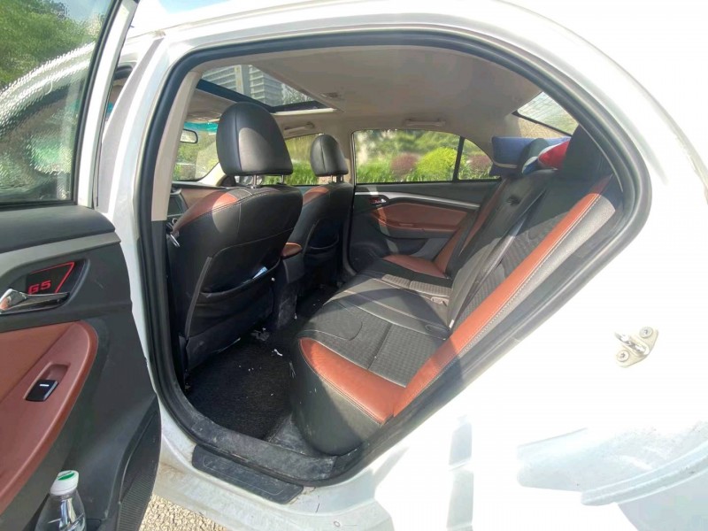 东莞15年比亚迪速锐4