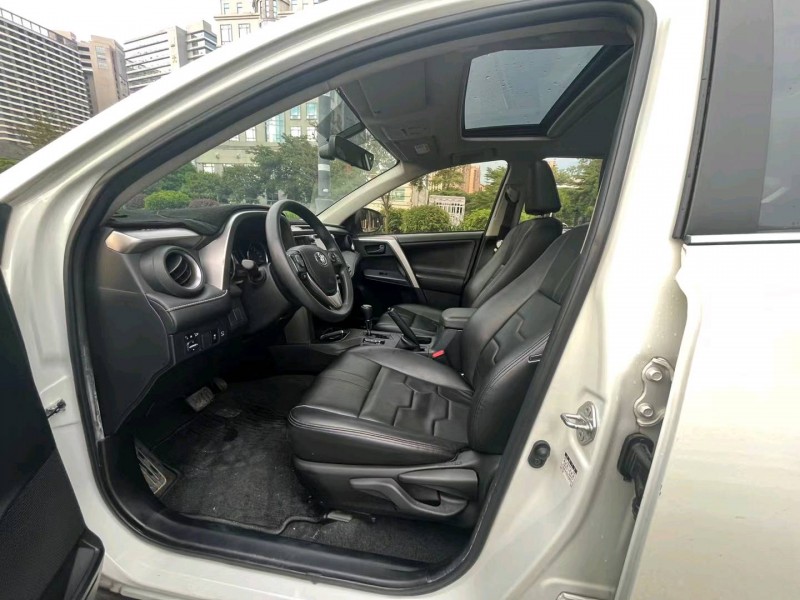 东莞19年丰田RAV4荣放4