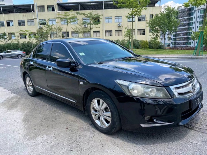 广州09年本田雅阁3