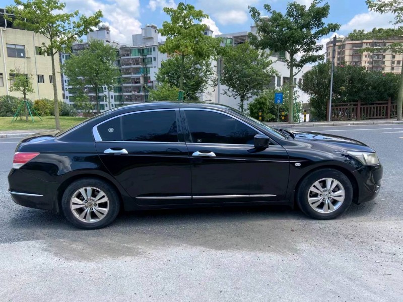 广州09年本田雅阁4