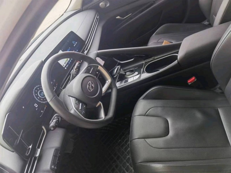 保定22年现代伊兰特6