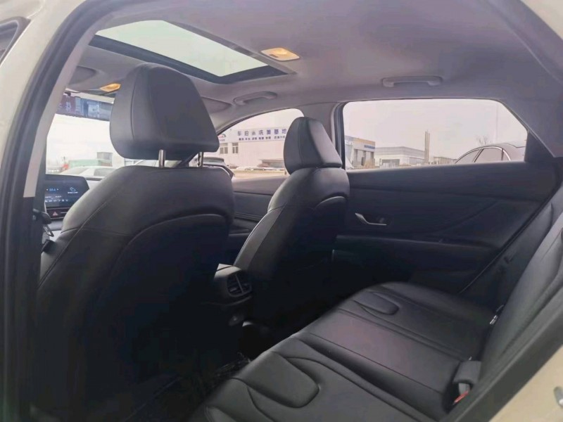 保定22年现代伊兰特7