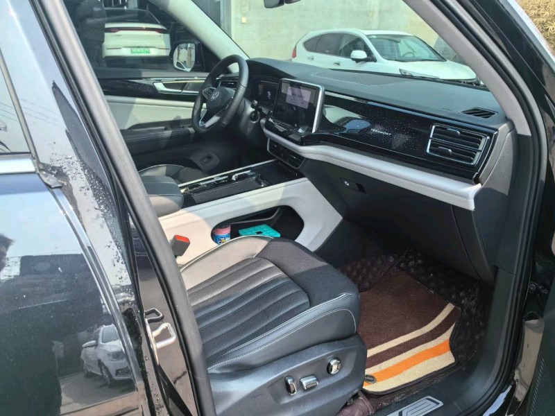 保定23年大众途昂4