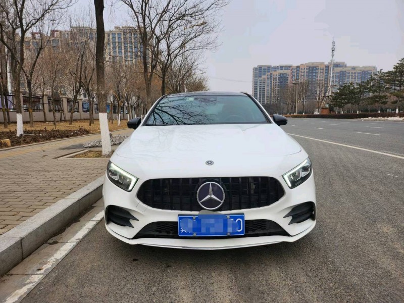 保定19年奔驰A1