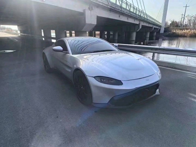 枣庄19年阿斯顿·马丁V8 Vantage7