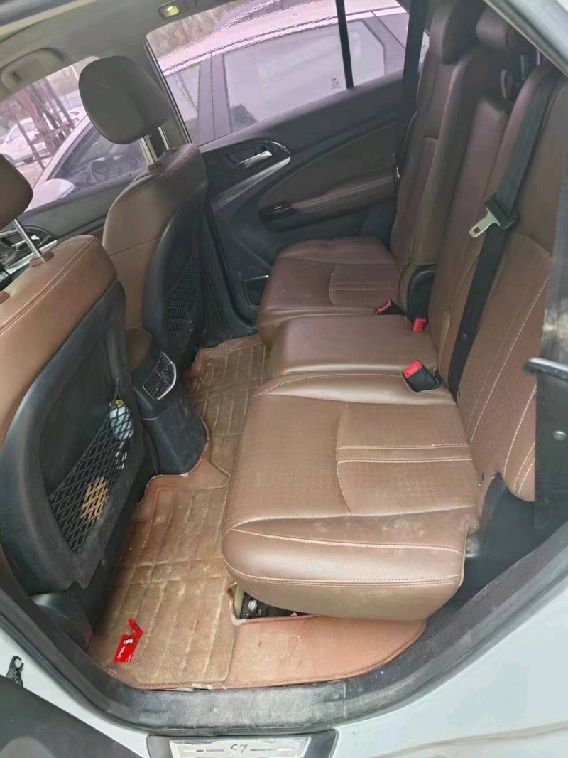 珠海17年比亚迪S76