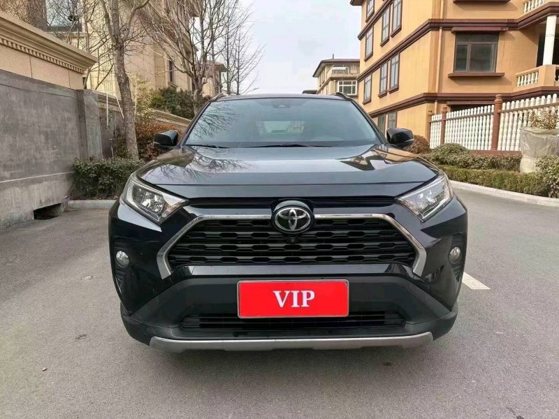 枣庄20年丰田RAV4荣放1