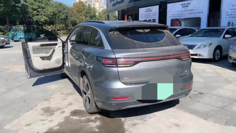 深圳22年零跑汽車C115