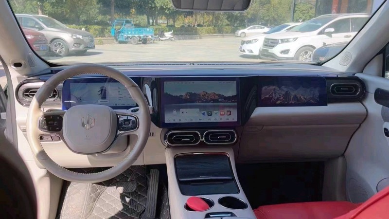 深圳22年零跑汽車C118