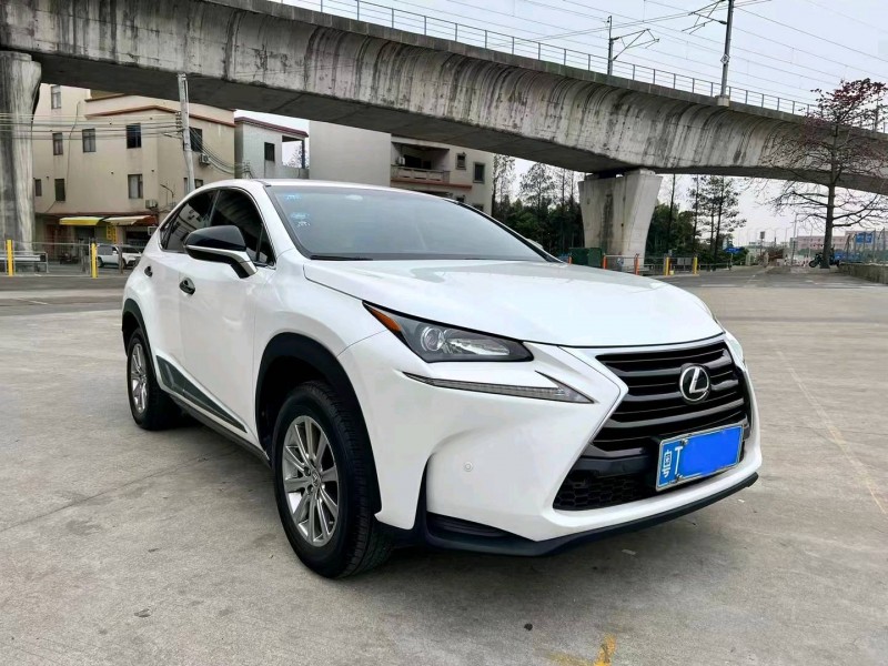 汕头17年雷克萨斯NX2