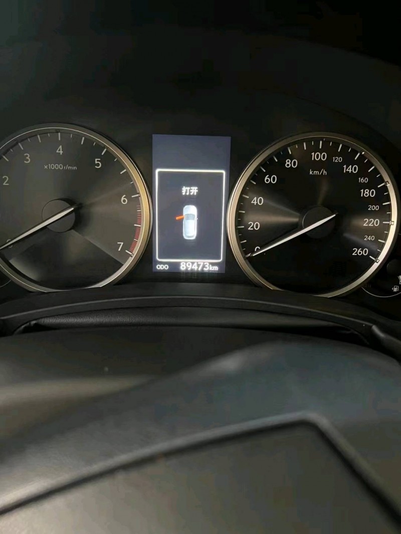 汕头17年雷克萨斯NX7