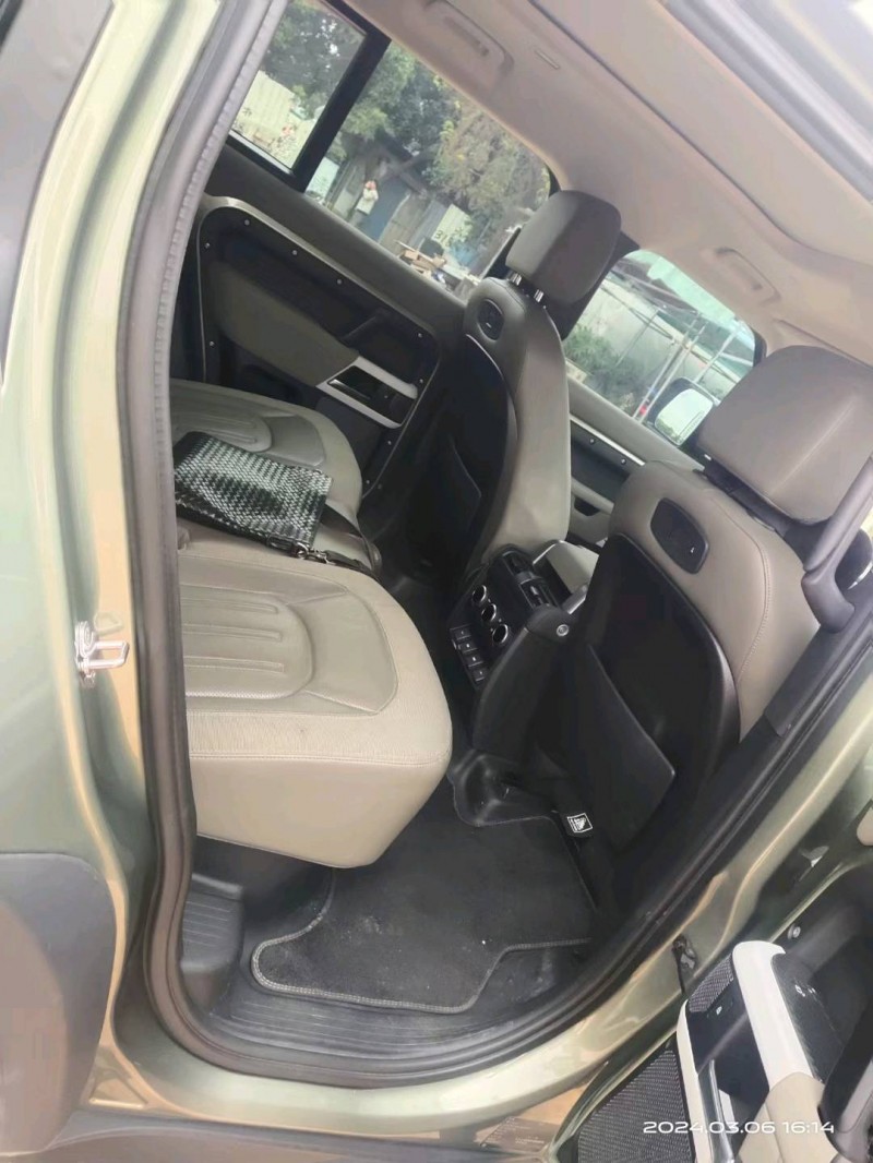 汕头20年路虎卫士3