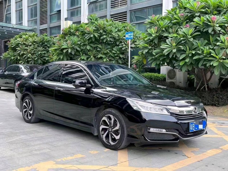 珠海17年本田雅阁2