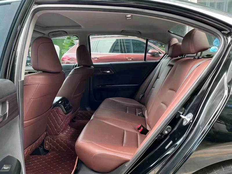 珠海17年本田雅阁3