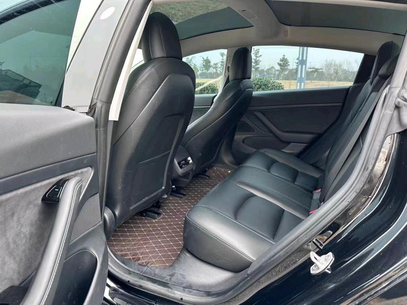 鹽城20年特斯拉MODEL 34