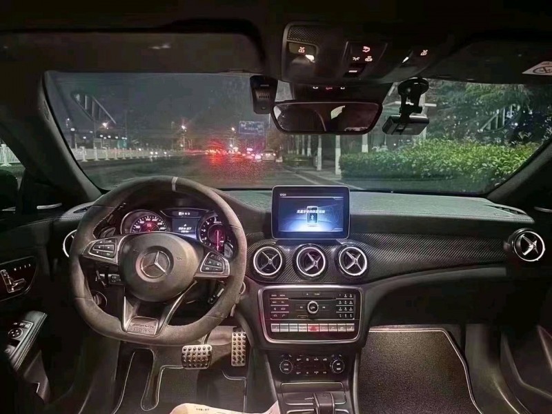 济南19年奔驰AMG4